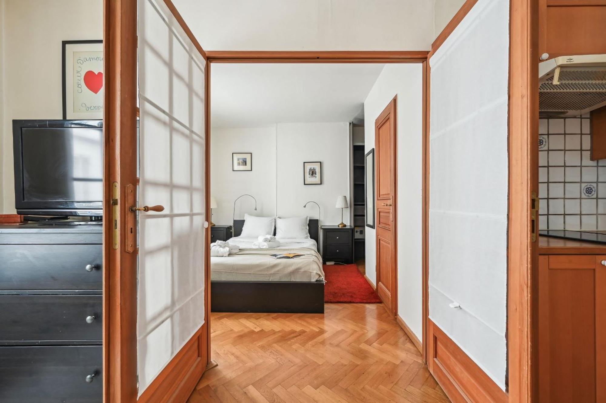 Eiffel Tower & Des Invalides - 1br - Cityapartmentstay Appartement